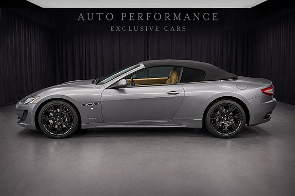 Maserati GranCabrio 2 of 12
