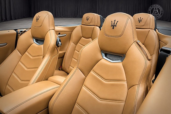 Maserati GranCabrio 7 of 12