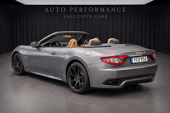 Maserati GranCabrio 4 of 12