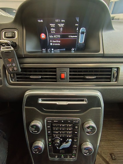 Volvo XC70 12 of 15