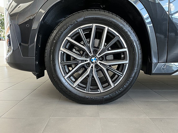 BMW X1 4 of 14