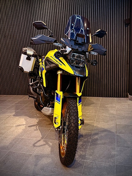 Suzuki V-Strom 1050 DE 3 of 15