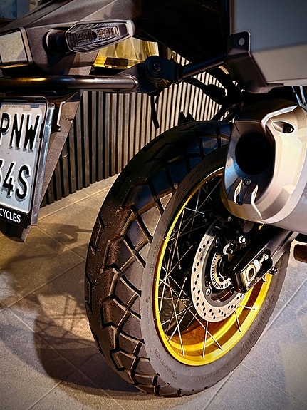 Suzuki V-Strom 1050 DE 10 of 15