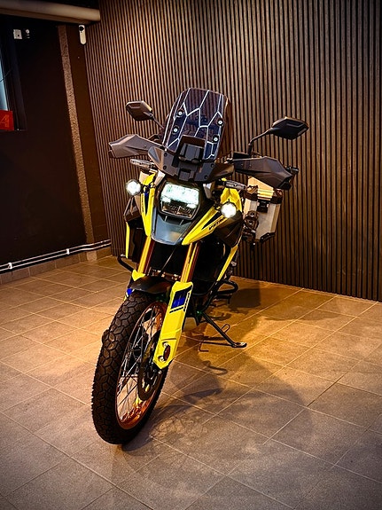 Suzuki V-Strom 1050 DE 8 of 15