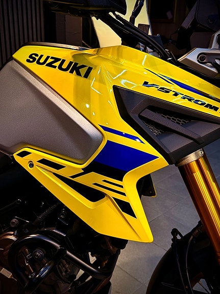 Suzuki V-Strom 1050 DE 4 of 15