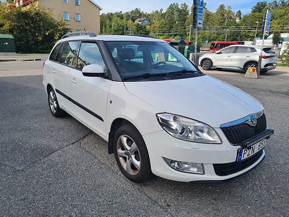 Skoda Fabia 2 of 7