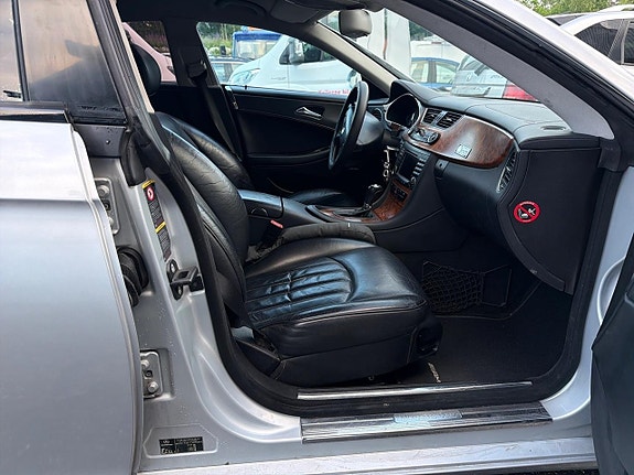 Mercedes-Benz CLS350 16 of 22