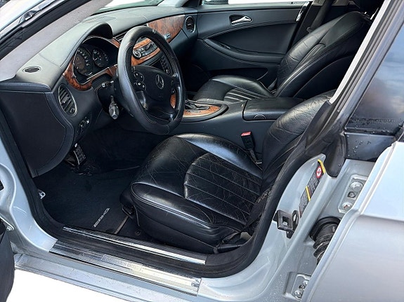 Mercedes-Benz CLS350 17 of 22