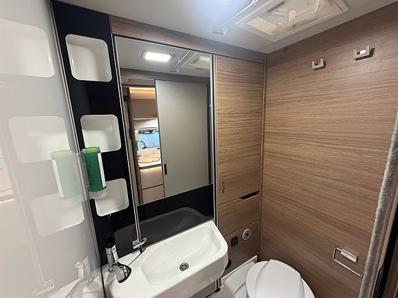 Knaus VAN TI 650 MEG/Aut/Långbädd /Lithium/Solcell 12 of 14