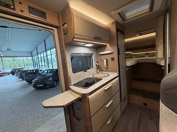 Knaus VAN TI 650 MEG/Aut/Långbädd /Lithium/Solcell 8 of 14