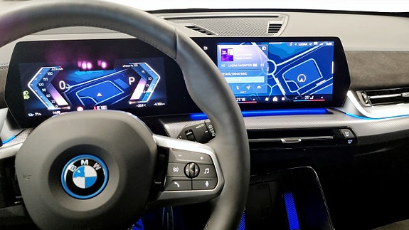 BMW iX1 12 of 12