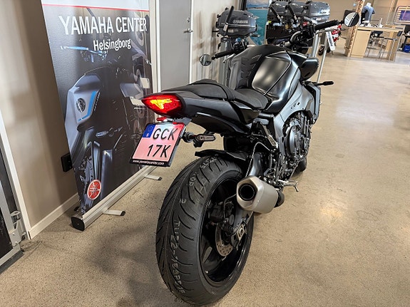 Yamaha MT-10 ABS 2 of 5
