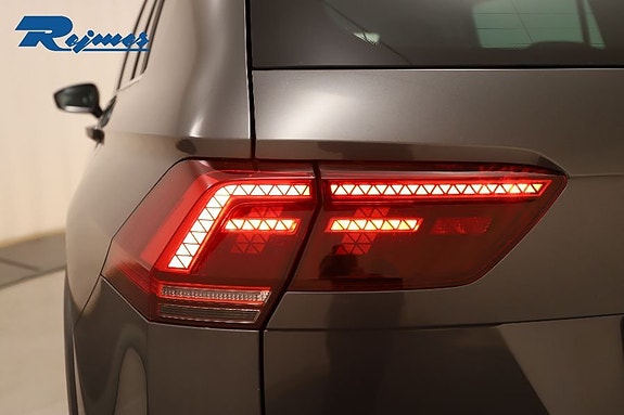 Volkswagen Tiguan 16 of 24