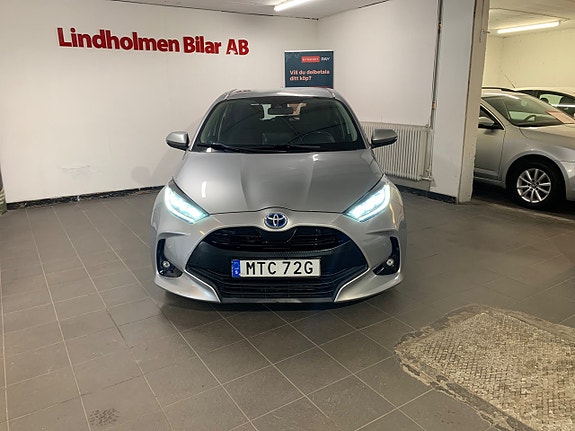 Toyota Yaris 25 of 25