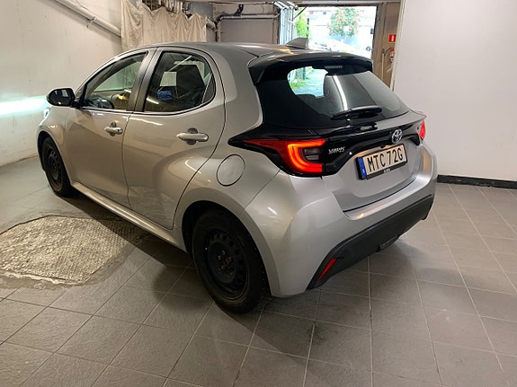 Toyota Yaris 4 of 25