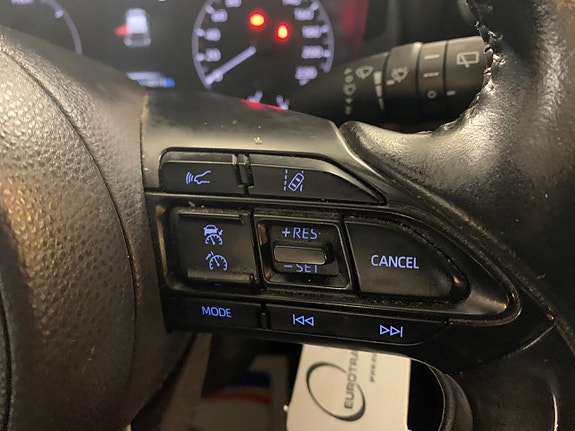Toyota Yaris 11 of 25