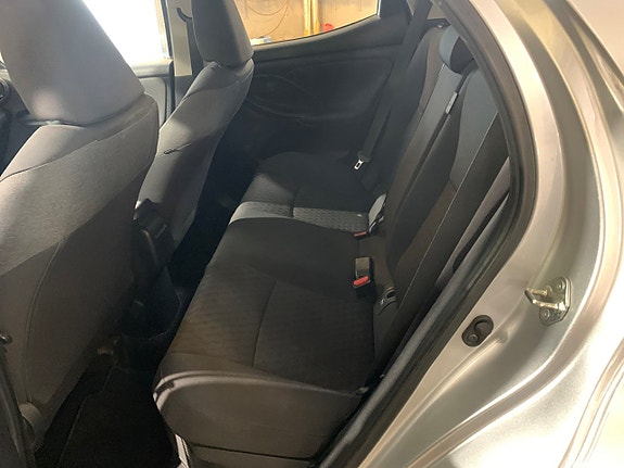 Toyota Yaris 10 of 25
