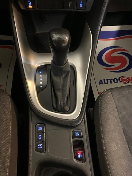 Toyota Yaris 16 of 25