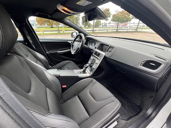 Volvo V60 12 of 15