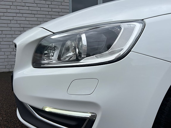 Volvo V60 13 of 15