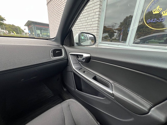 Volvo V60 15 of 15