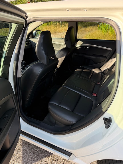 Volvo V70 6 of 7