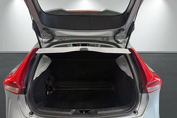 Volvo V40 Cross Country 17 of 19
