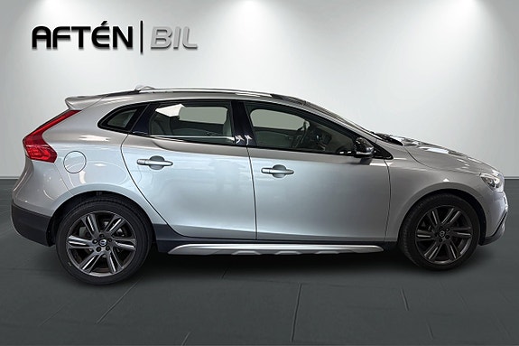 Volvo V40 Cross Country 6 of 19