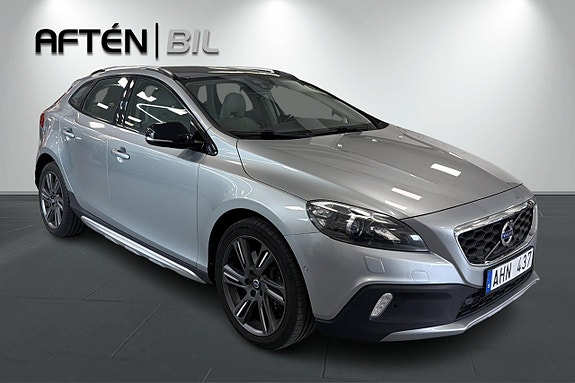 Volvo V40 Cross Country 4 of 19