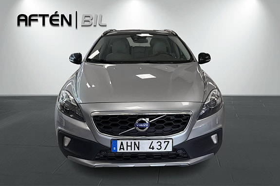 Volvo V40 Cross Country 3 of 19
