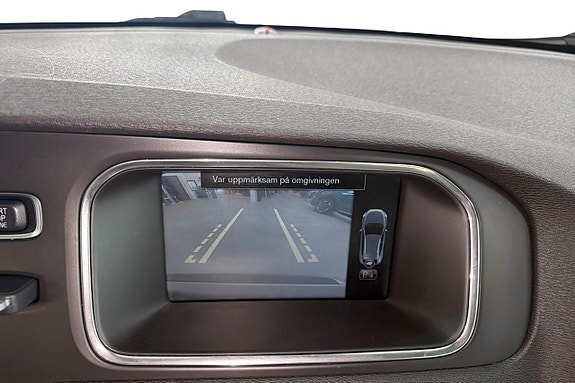 Volvo V40 Cross Country 11 of 19