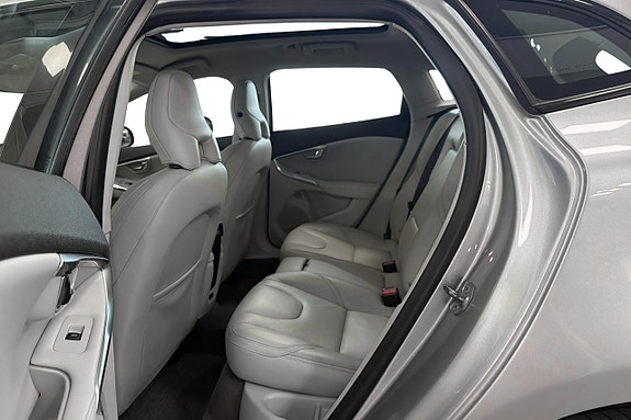Volvo V40 Cross Country 16 of 19