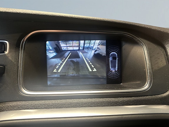 Volvo V40 15 of 18
