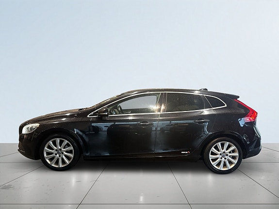 Volvo V40 4 of 18