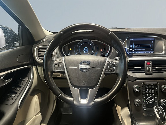 Volvo V40 9 of 18