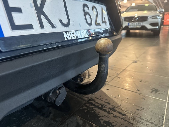 Volvo V40 12 of 18