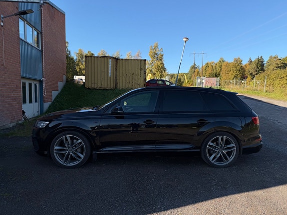 Audi Q7 3 of 8