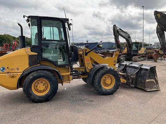 CAT 907 H 2 5 of 8