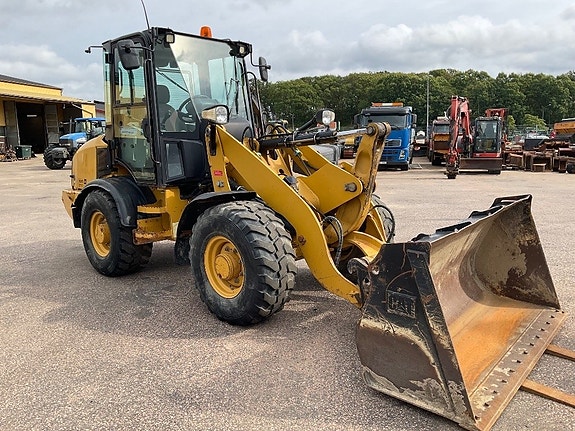 CAT 907 H 2 4 of 8