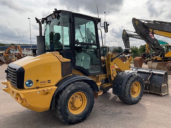 CAT 907 H 2 3 of 8