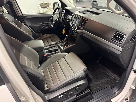 Volkswagen Amarok 8 of 11