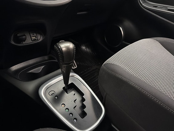 Toyota Yaris 18 of 28