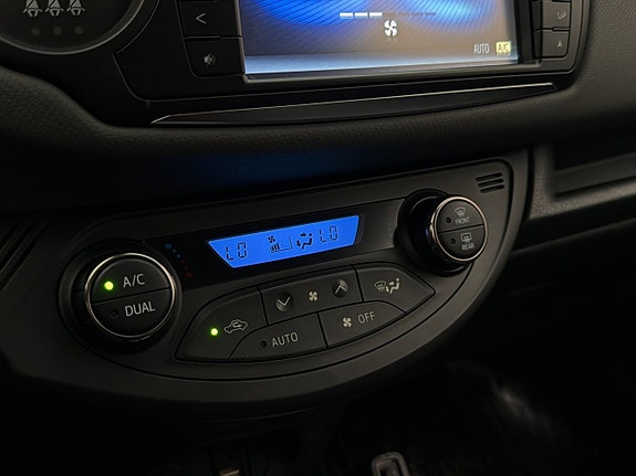 Toyota Yaris 17 of 28
