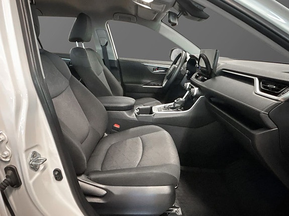 Toyota RAV4 8 of 20