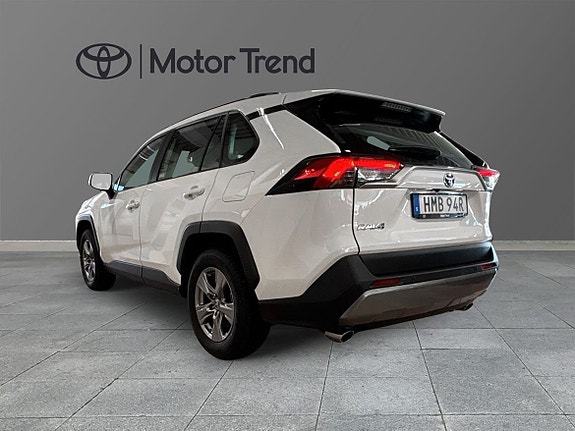 Toyota RAV4 3 of 20
