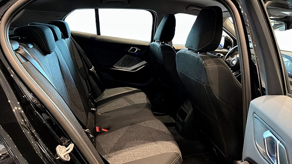 BMW 120i 5 of 9