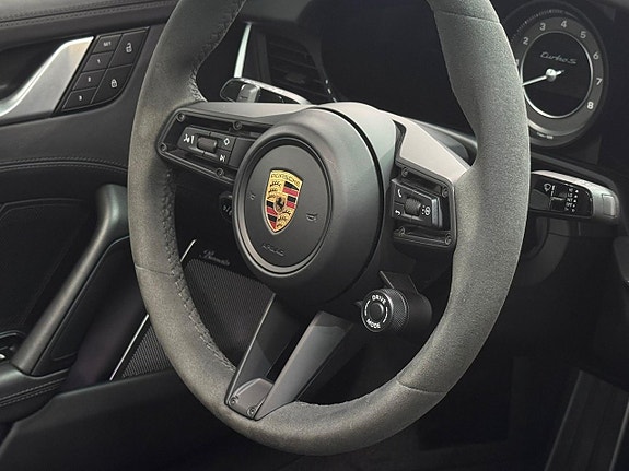 Porsche 911 Turbo S 15 of 25