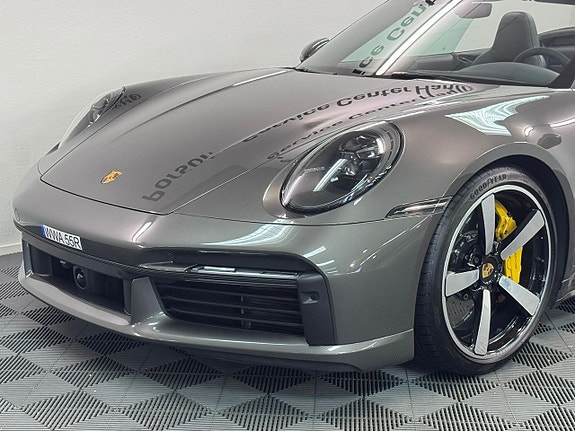 Porsche 911 Turbo S 21 of 25