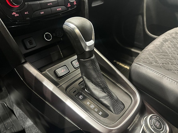 Suzuki Vitara 12 of 16