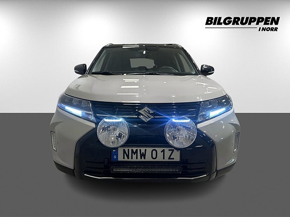 Suzuki Vitara 2 of 16